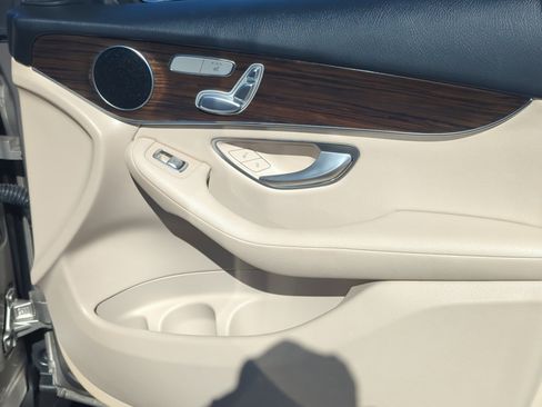 Used 2022 Mercedes-Benz GLC 300 GLC 300 image 16