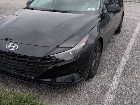 Used 2022 Hyundai Elantra SEL w/ Cargo Package FWD image 1
