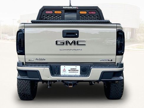 Used 2022 GMC Canyon AT4 w/ Trailering Package AWD/4WD image 5