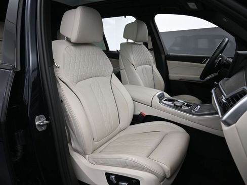 Used 2024 BMW X5 xDrive40i w/ M Sport Package image 33