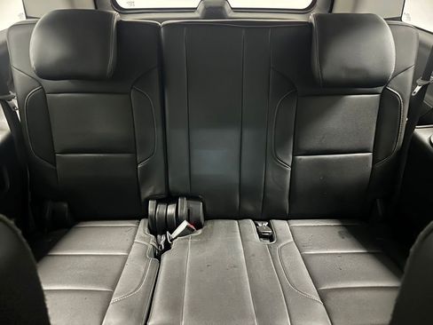 Used 2015 Chevrolet Suburban LTZ RWD image 15