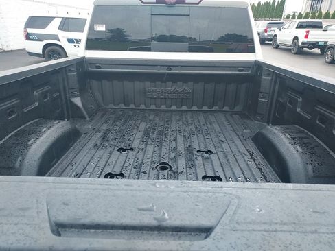 Used 2023 Chevrolet Silverado 2500 High Country w/ Z71 Off-Road Package AWD/4WD image 14