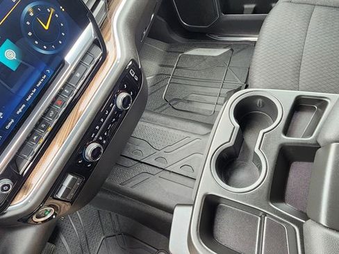 Used 2025 Chevrolet Silverado 1500 LT image 32