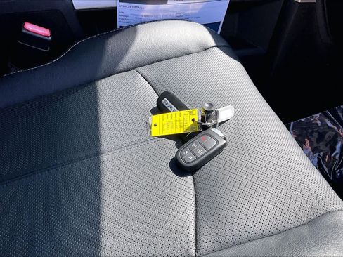 Used 2018 RAM 1500 Laramie w/ Convenience Group AWD/4WD image 15