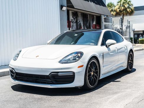 Used 2018 Porsche Panamera 4 AWD/4WD image 2