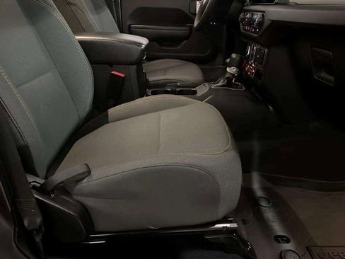 Used 2024 Jeep Wrangler Unlimited image 73