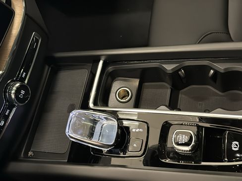 New 2026 Volvo XC60 B5 Plus w/ Climate Package AWD/4WD image 19