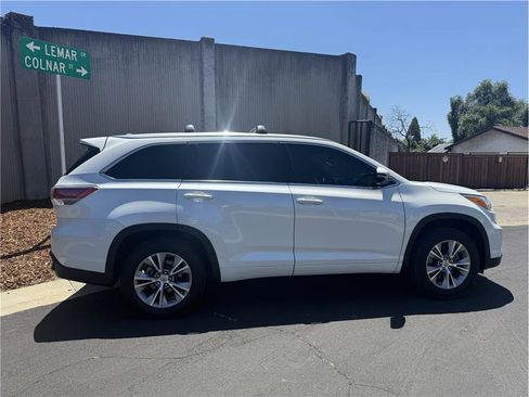 Used 2015 Toyota Highlander XLE FWD image 6