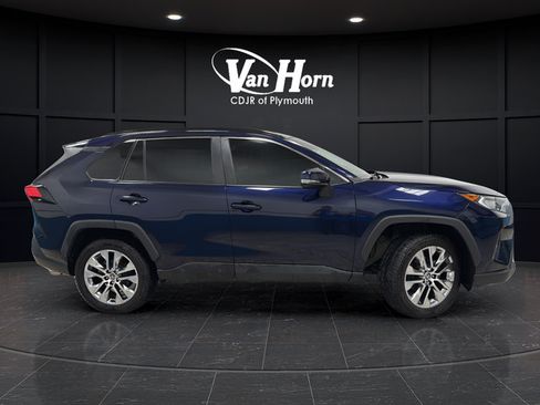 Used 2021 Toyota RAV4 XLE Premium AWD/4WD image 8