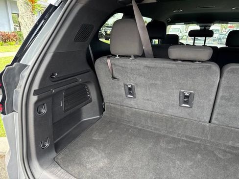 Used 2025 GMC Acadia Elevation FWD image 18