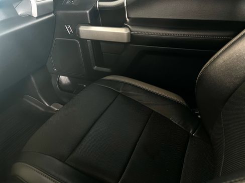 Used 2018 Ford F150 Raptor w/ Equipment Group 802A Luxury image 13