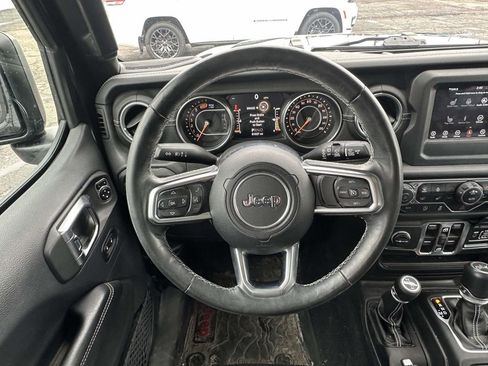 Used 2018 Jeep Wrangler Unlimited Sahara w/ Cold Weather Group image 16