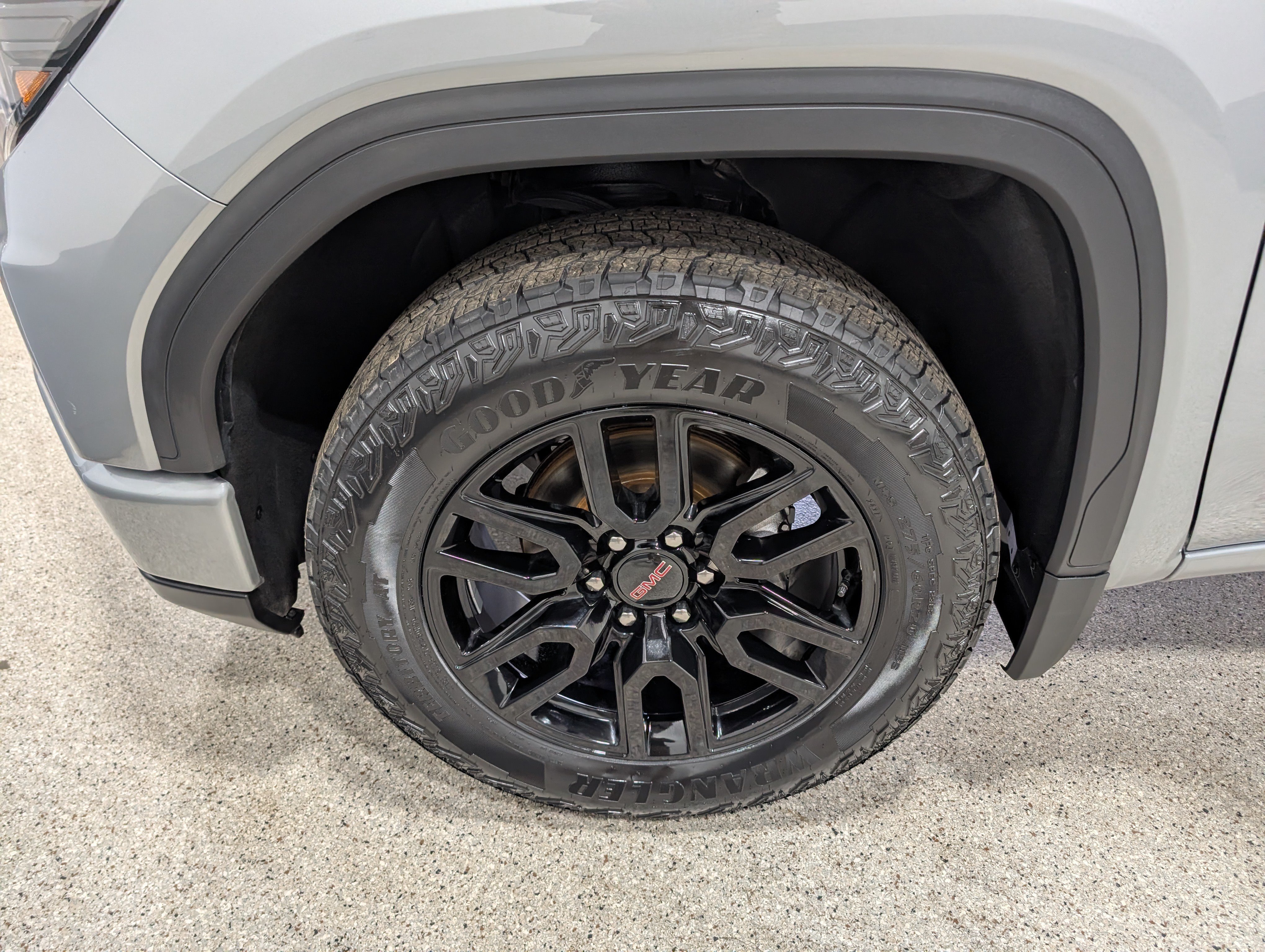 Used 2024 GMC Sierra 1500 Elevation w/ X31 Off-Road Package AWD/4WD image 9