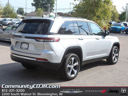 New 2025 Jeep Grand Cherokee Limited AWD/4WD image 7