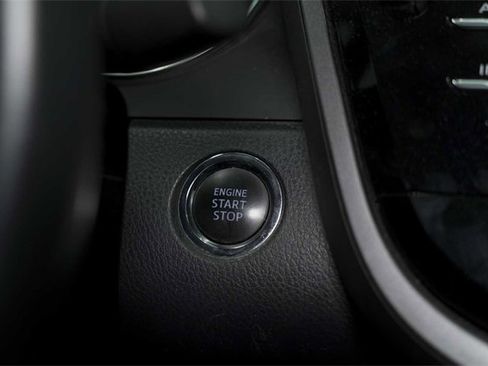 Used 2019 Toyota Camry SE image 22