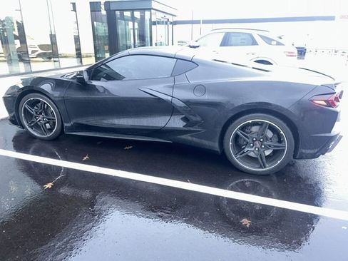 Used 2023 Chevrolet Corvette Stingray Coupe w/ Z51 Performance Package image 3