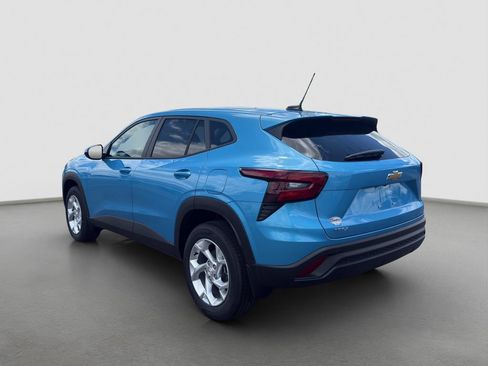 New 2026 Chevrolet Trax LS w/ LS Convenience Package FWD image 4