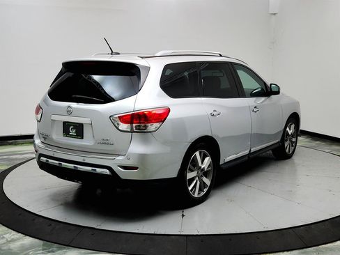 Used 2015 Nissan Pathfinder Platinum w/ Family Entertainment Package FWD image 5