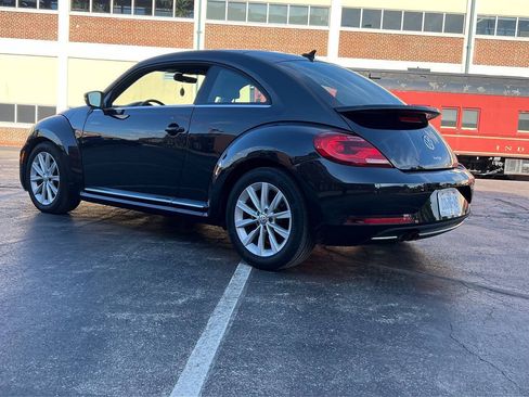 Used 2018 Volkswagen Beetle 2.0T SE FWD image 4