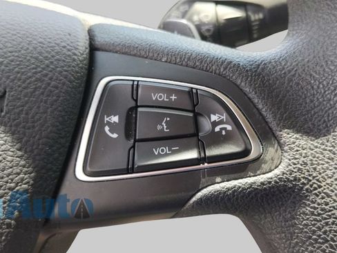 Used 2017 Ford Escape SE FWD image 27