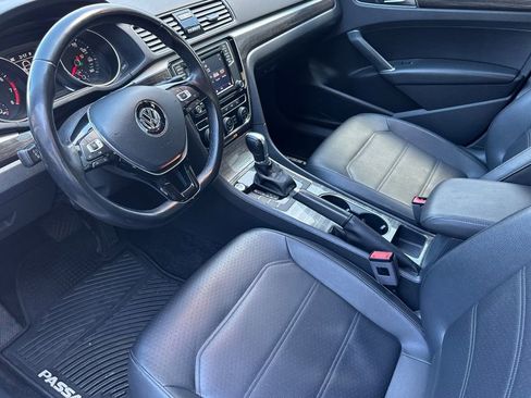 Used 2018 Volkswagen Passat 2.0T SE image 10