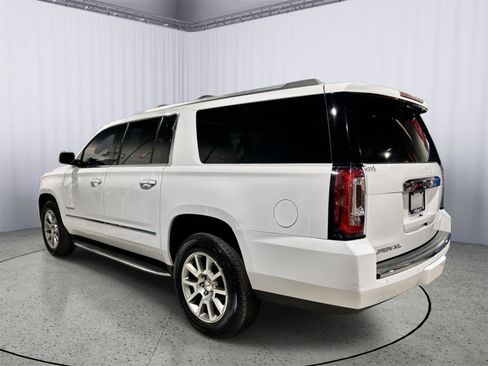 Used 2019 GMC Yukon XL Denali image 10