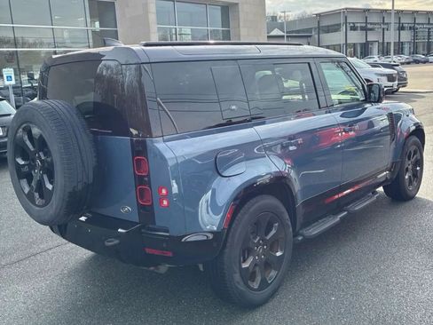 Used 2022 Land Rover Defender 110 X-Dynamic SE image 4