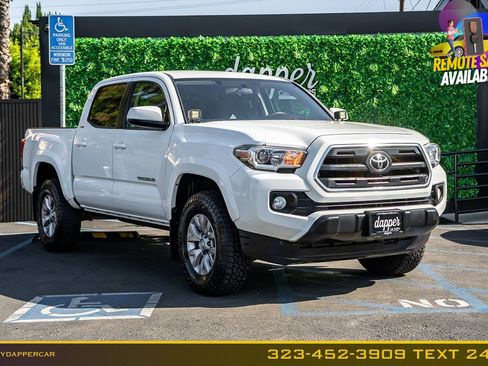 Used 2017 Toyota Tacoma SR5 w/ SR5 Appearance Package (SM) RWD image 3