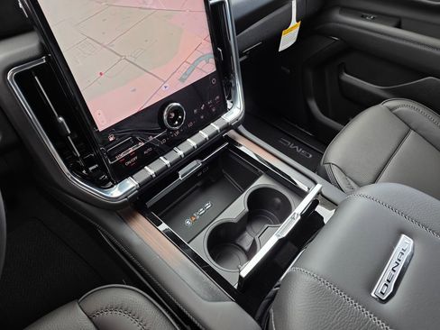New 2026 GMC Yukon XL Denali w/ Sun & Power Step Package AWD/4WD image 19