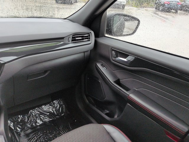 Used 2025 Ford Escape ST-Line FWD image 16