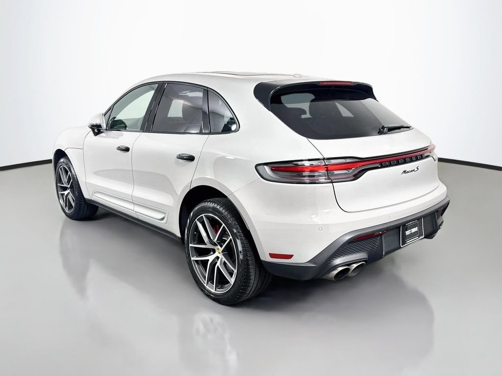 Certified 2024 Porsche Macan S AWD/4WD image 3