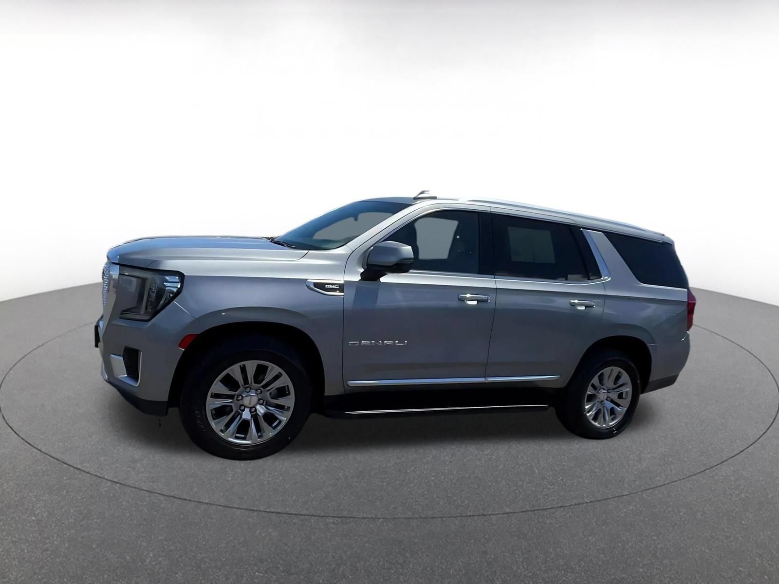 Used 2023 GMC Yukon Denali RWD image 7