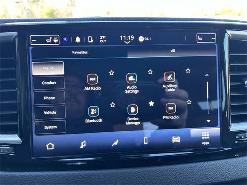 Used 2024 Chrysler Pacifica Touring-L image 28