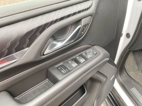 Used 2024 GMC Yukon Denali AWD/4WD image 24