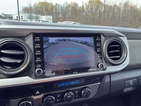 Used 2022 Toyota Tacoma SR5 w/ Technology Package image 13