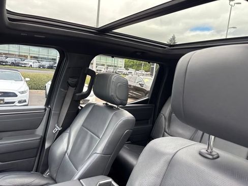 Used 2023 Toyota Tundra Platinum AWD/4WD image 22