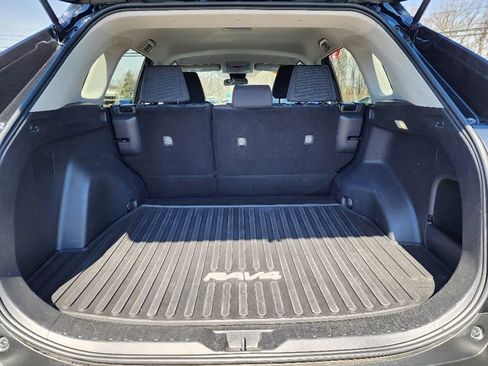 Used 2022 Toyota RAV4 LE image 16