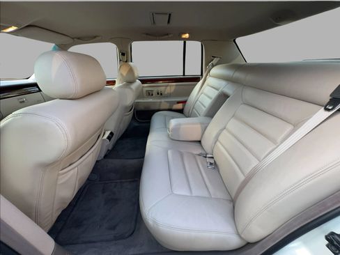 Used 1994 Cadillac De Ville Concours FWD image 31