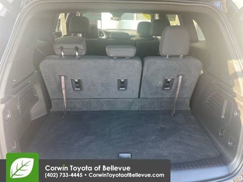 Used 2025 GMC Acadia Elevation image 21