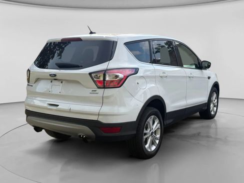 Used 2017 Ford Escape SE FWD image 5