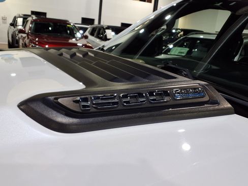 Used 2021 RAM 1500 Laramie w/ Sport Appearance Package AWD/4WD image 8