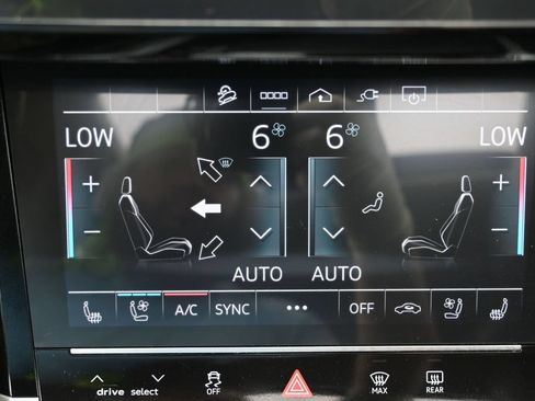 Used 2024 Audi Q8 e-tron Premium Plus w/ Premium Plus Package AWD/4WD image 27