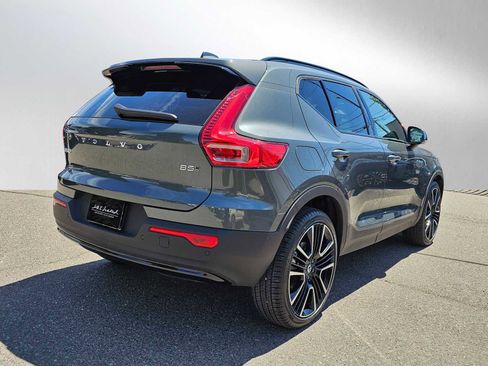 Certified 2024 Volvo XC40 B5 Ultimate w/ Protection Package Premier AWD/4WD image 3
