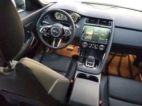 New 2024 Jaguar E-PACE R-Dynamic SE AWD/4WD image 18