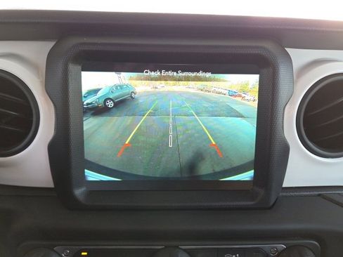 Used 2021 Jeep Wrangler Unlimited Islander w/ Uconnect 4C Nav & Sound Group image 12