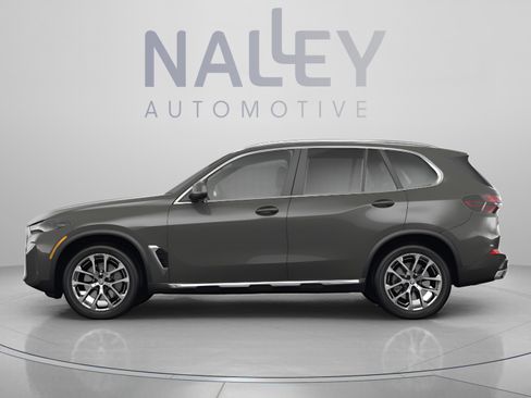 Used 2024 BMW X5 xDrive40i w/ M Sport Package AWD/4WD image 3