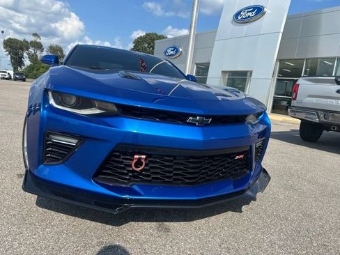Used 2017 Chevrolet Camaro SS RWD image 5