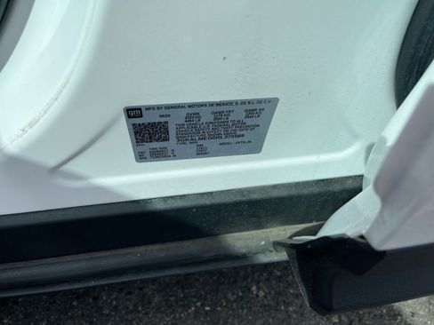 Used 2024 GMC Terrain SLE image 31