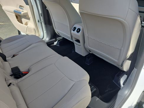 New 2026 Mercedes-Benz GLB 250 4MATIC image 11