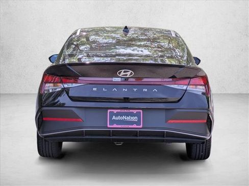 New 2026 Hyundai Elantra SEL Sport FWD image 8